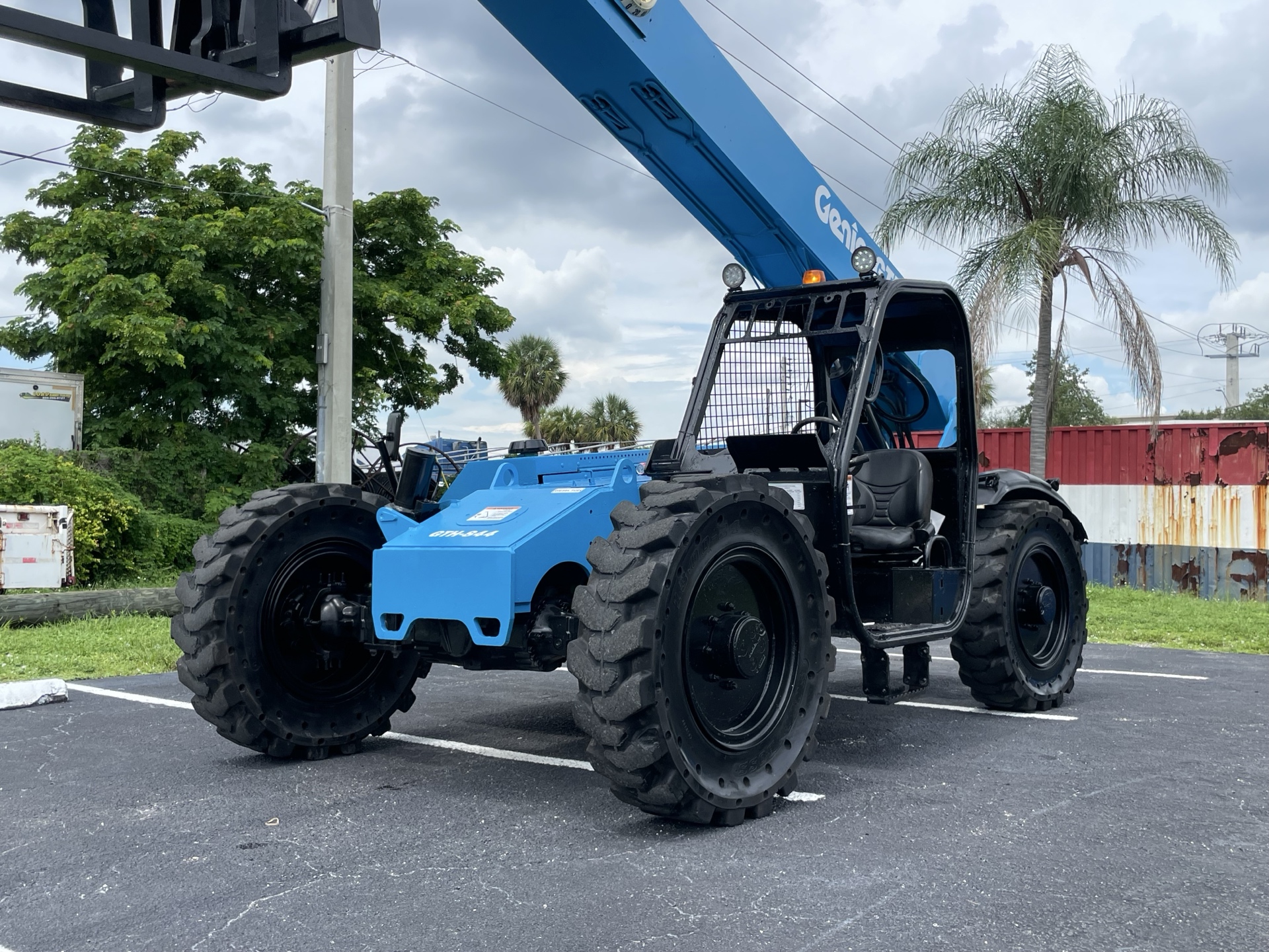 Owner-supplied forklift equipment for heavy-capacity forklifts review